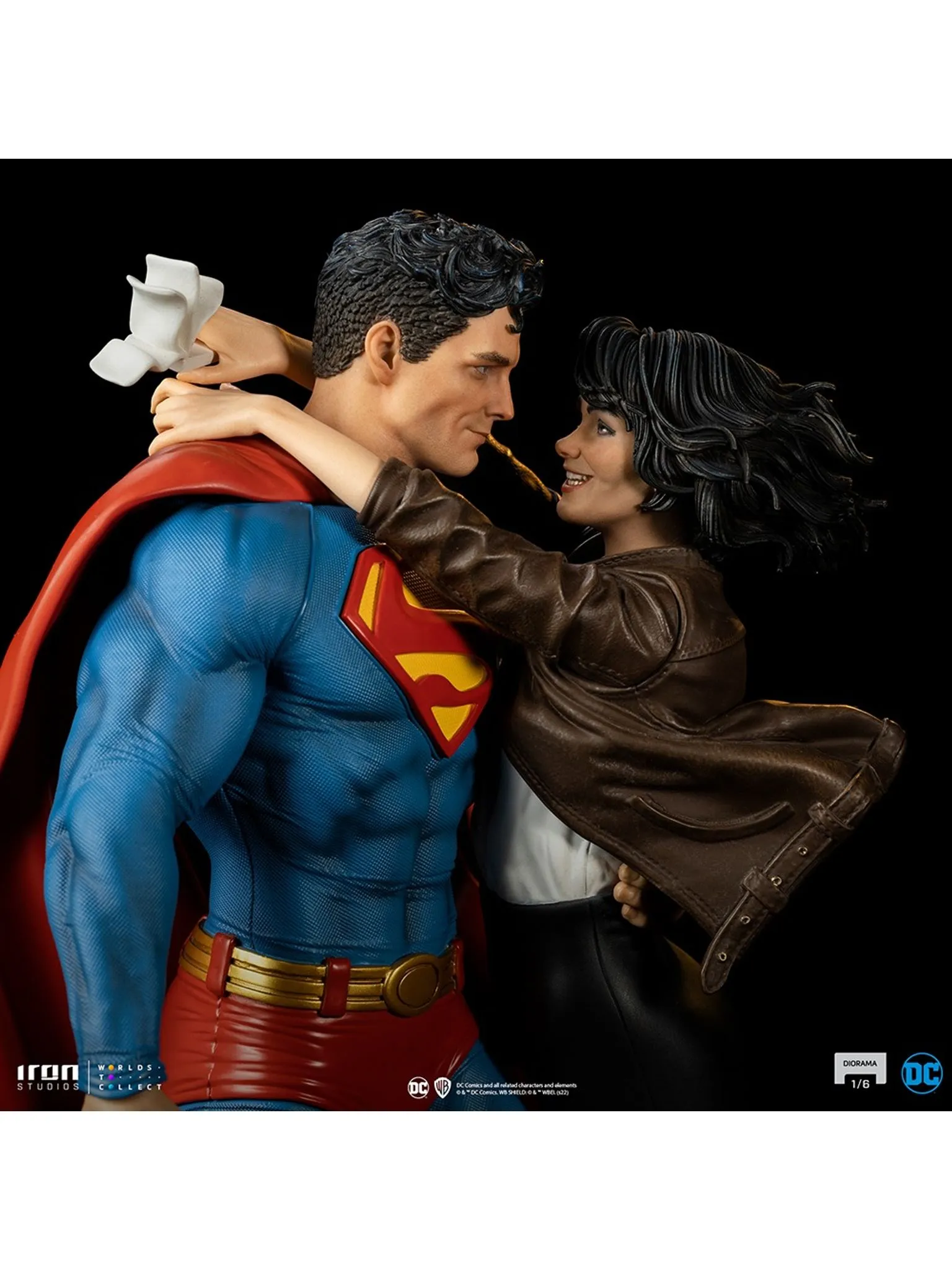 Iron Studios – DC Comics – Superman and Lois Lane 1/6 Statue Diorama