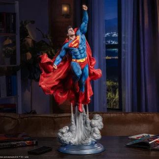 Sideshow – DC Comics – Superman 1/4 Premium Format